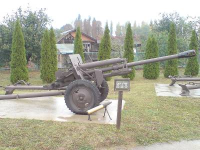 Советская 76.2-мм дивизионная пушка ЗиС-3 обр.1942г.